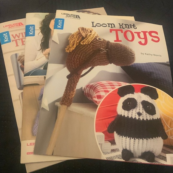 Leisure Arts knitting book lot (3 books) - Picture 1 of 7